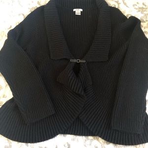 Women’s sweater/ cardigan